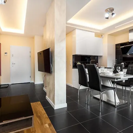Frey Homes Rajska Royal Διαμέρισμα *